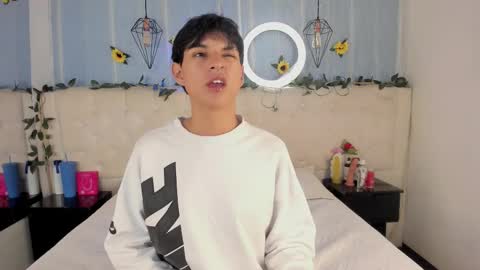 ale_aurarashi online show from 11/28/25, 02:36