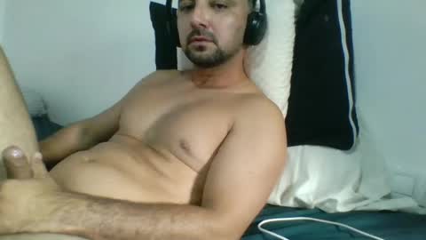 Snapshot of ale_padawan chatting on 06/22/26, 04:04 ale online show from 06/22/26, 04:04