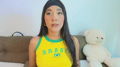 Alee Foxx  online show from 05/25/26, 11:44