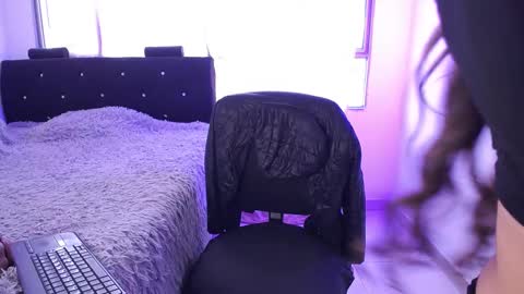   online show from 03/10/25, 04:57