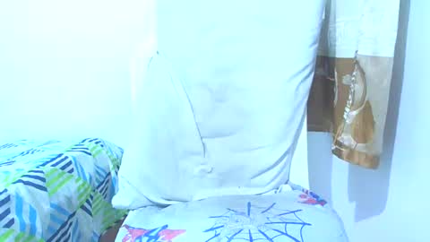 Snapshot of alehott chatting on 09/17/25, 11:50 AleHot online show from 09/17/25, 11:50