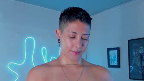 Alejandra online show from 10/10/25, 12:53