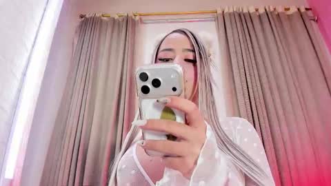 Aleja Hill online show from 11/02/25, 03:47