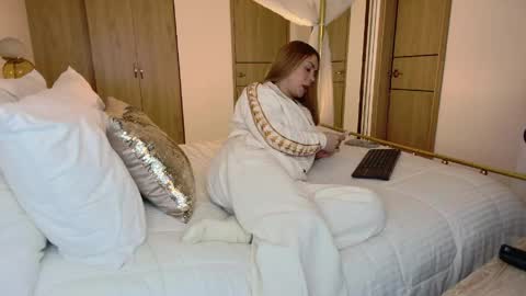 ALEJADOLLTS online show from 04/17/26, 02:47