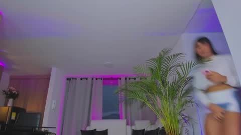 A L E J A N D R A online show from 02/28/25, 11:23