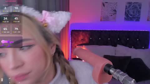 Snapshot of alejamillan1 chatting on 12/17/24, 08:34   night GTM -5 online show from 12/17/24, 08:34