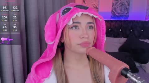 Snapshot of alejamillan1 chatting on 12/19/24, 08:56   night GTM -5 online show from 12/19/24, 08:56