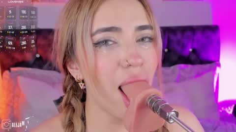 Snapshot of alejamillan1 chatting on 03/10/25, 08:15   night GTM -5 online show from 03/10/25, 08:15