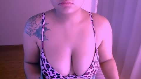 Alejandra  online show from 12/01/25, 05:18