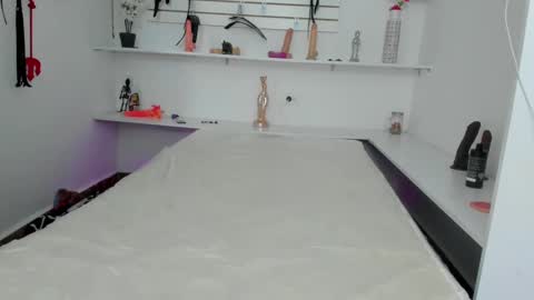 Snapshot of alejandra_dunn chatting on 10/11/25, 12:15 Alejandra online show from 10/11/25, 12:15