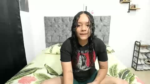 Snapshot of alejandra_evanss chatting on 12/17/25, 03:01 alejandra_evanss online show from 12/17/25, 03:01