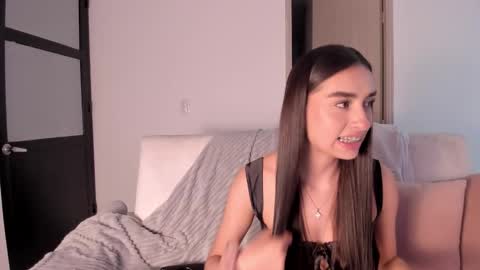 alejandraaa_ online show from 12/17/25, 02:06