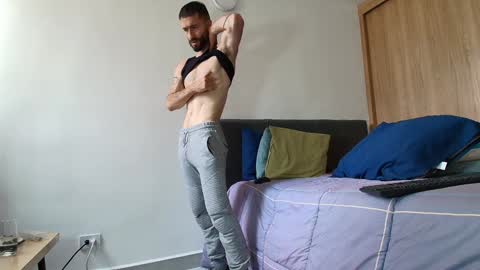 Snapshot of alejandro_bigcock chatting on 01/25/25, 06:57 Alejandro Hernndez online show from 01/25/25, 06:57