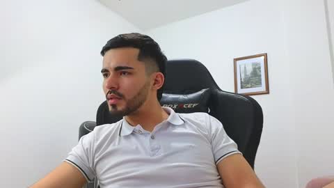 alejandroo_7 online show from 01/05/25, 01:45