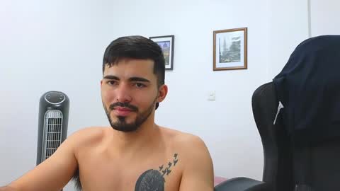 alejandroo_7 online show from 01/10/25, 10:25