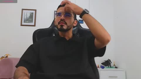 alejandroo_7 online show from 10/11/25, 02:04