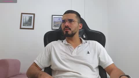 alejandroo_7 online show from 11/25/25, 02:50