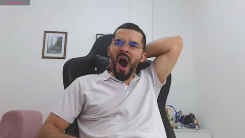 alejandroo_7 online show from 12/02/25, 08:59