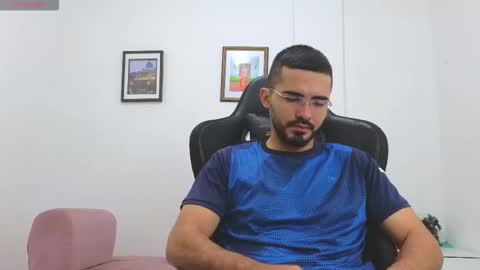 alejandroo_7 online show from 12/15/25, 04:55