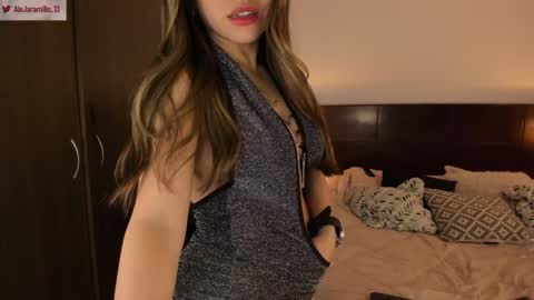 Snapshot of alejaramillo_ chatting on 01/22/25, 10:05 Alejandra online show from 01/22/25, 10:05