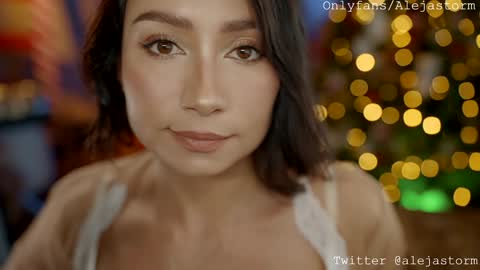 Alejandra online show from 12/11/24, 01:37