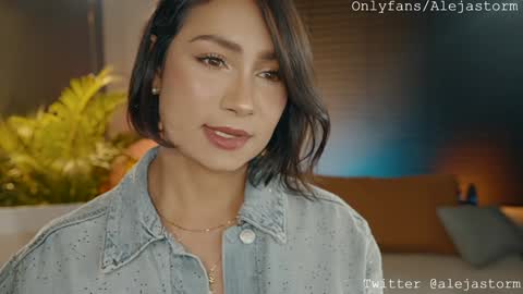 Alejandra online show from 02/02/25, 02:59