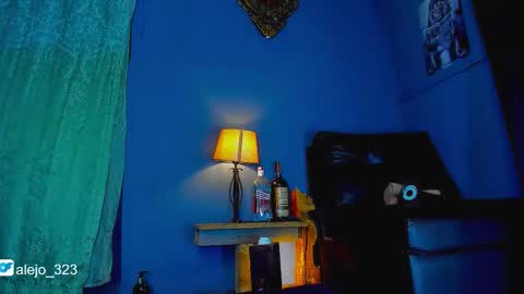 alejo_323__ online show from 11/10/25, 01:37