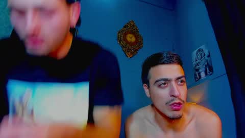 alejo_323__ online show from 04/19/26, 03:50