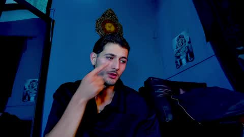 alejo_323__ online show from 04/21/26, 03:24