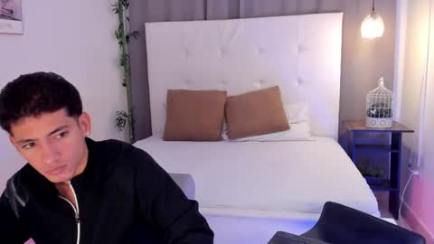 Snapshot of alejo_exotic chatting on 05/28/26, 12:24 alejo_exotic online show from 05/28/26, 12:24
