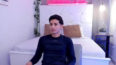 Snapshot of alejo_exotic chatting on 06/18/26, 12:09 alejo_exotic online show from 06/18/26, 12:09