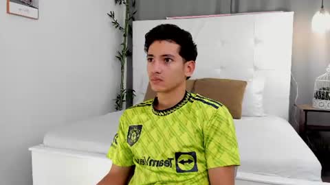 Snapshot of alejo_exotic chatting on 06/22/26, 12:24 alejo_exotic online show from 06/22/26, 12:24