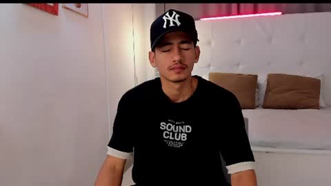 Snapshot of alejo_exotic chatting on 07/27/26, 12:23 alejo_exotic online show from 07/27/26, 12:23