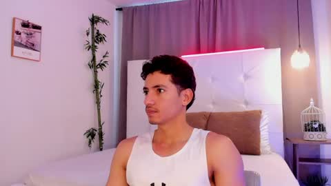 Snapshot of alejo_exotic chatting on 07/31/26, 12:15 alejo_exotic online show from 07/31/26, 12:15