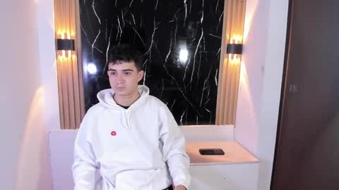 Snapshot of alejo_gray1 chatting on 11/12/25, 03:18 alejo_gray1 online show from 11/12/25, 03:18