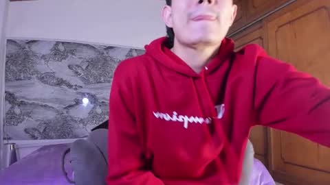 Snapshot of alejo_gray1 chatting on 11/20/25, 07:13 alejo_gray1 online show from 11/20/25, 07:13