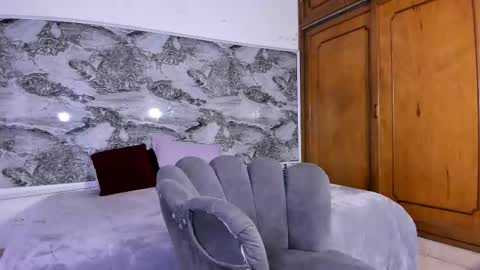 Snapshot of alejo_gray1 chatting on 12/02/25, 12:10 alejo_gray1 online show from 12/02/25, 12:10