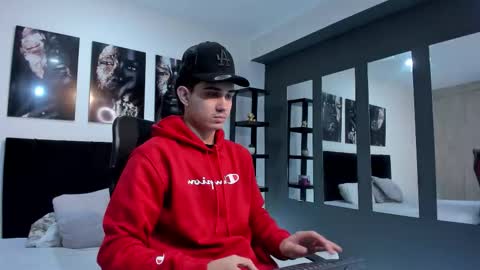 Snapshot of alejo_gray1 chatting on 01/15/26, 12:43 alejo_gray1 online show from 01/15/26, 12:43