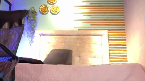 alejo_gray1 online show from 06/01/26, 01:13