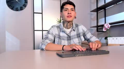 Alejo Gray online show from 04/06/26, 03:48