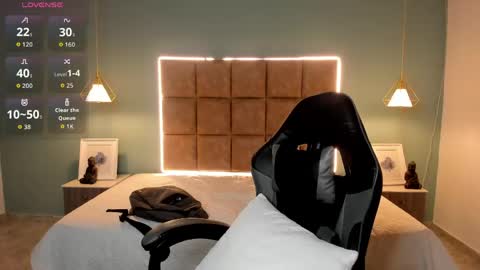 ALejoo Saenz online show from 04/21/26, 03:35