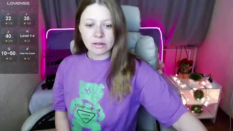 Snapshot of alekasamui chatting on 12/16/24, 12:26 Aleksa online show from 12/16/24, 12:26