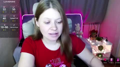 Snapshot of alekasamui chatting on 12/20/24, 11:05 Aleksa online show from 12/20/24, 11:05