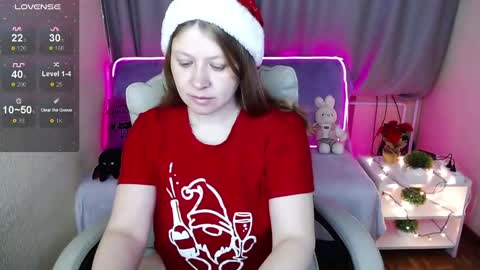 Snapshot of alekasamui chatting on 12/25/24, 08:28 Aleksa online show from 12/25/24, 08:28