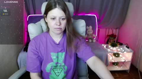 Snapshot of alekasamui chatting on 01/06/25, 03:53 Aleksa online show from 01/06/25, 03:53
