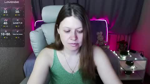 Snapshot of alekasamui chatting on 02/27/25, 01:05 Aleksa online show from 02/27/25, 01:05