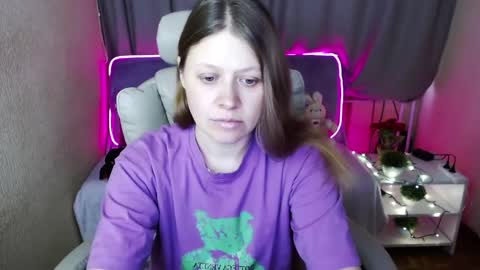 Snapshot of alekasamui chatting on 03/05/25, 04:34 Aleksa online show from 03/05/25, 04:34