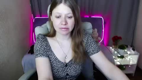 Snapshot of alekasamui chatting on 03/11/25, 01:26 Aleksa online show from 03/11/25, 01:26