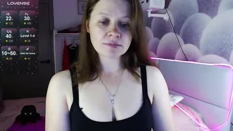 Snapshot of alekasamui chatting on 09/11/25, 08:03 Aleksa online show from 09/11/25, 08:03