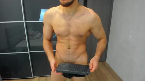 Snapshot of aleks_brown chatting on 01/29/25, 06:39 aleks_brown online show from 01/29/25, 06:39